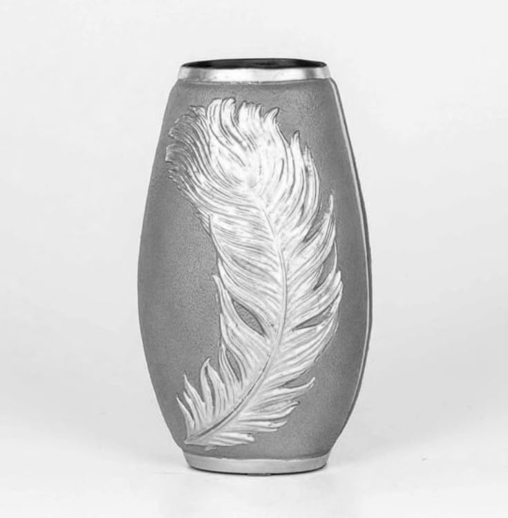 Leaf Patterned Decorative Vase, Handmade Leaf Motif Vase, Leaf Design Vase, Polyester Leaf Vase, Leaf Vase, Handmade Leaf Vase, Leaf Decor