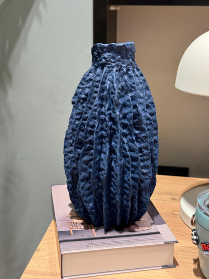 Handcrafted Ripple Polyester Vase, Minimalist Textured Flower Vase, Rustic Pleated Pottery, Handmade Vase, Minimalist Polyester Vase
