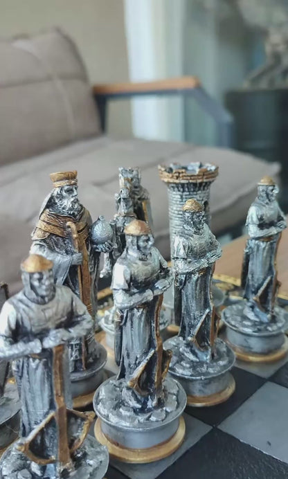 Historical Chess Set with Decorative Board, Medieval Chess Set with Detailed Warrior Pieces, Antique Look Chess Set with Medieval Figures