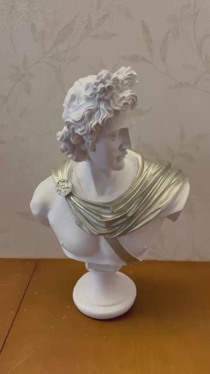 Apollo-Büsten-Skulptur mit bemalten Details, griechische dekorative Büstenstatue, klassische Büste für Wohndekoration, Apollo-Büstenfigur, Apollo-Büsten-Dekor, Apollo-Statue, Apollo-Skulptur