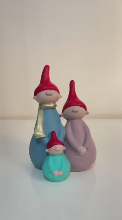 Christmas Gnome Family Figurine Set of 3, Holiday Elf Family, Seasonal Home Decor, Christmas Gift Idea, Holiday Accent Piece, Gnome Statue, Gnome Sculpture, Gnome Figurine